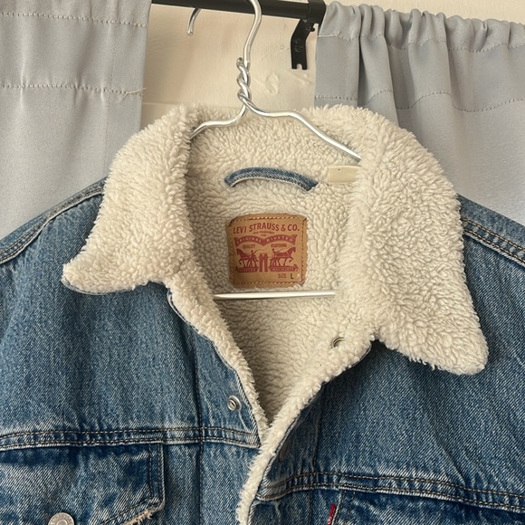 Brand new Levi’s Sherpa jacket, never worn - Picture 2 of 5
